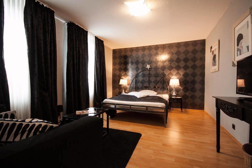 Hotel Haus Roedgen Wilnsdorf Exterior foto